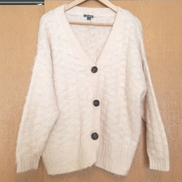 wild fable Sweaters - Wild Fable size large cream v-neck button front cardigan. Basket weave.